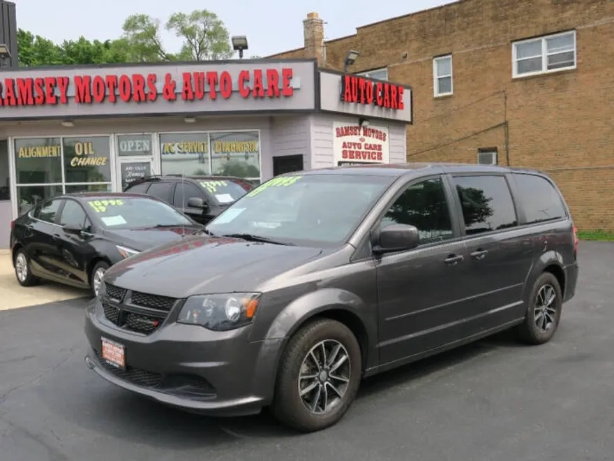 2017 Dodge Grand Caravan SE SXT Express photo 1