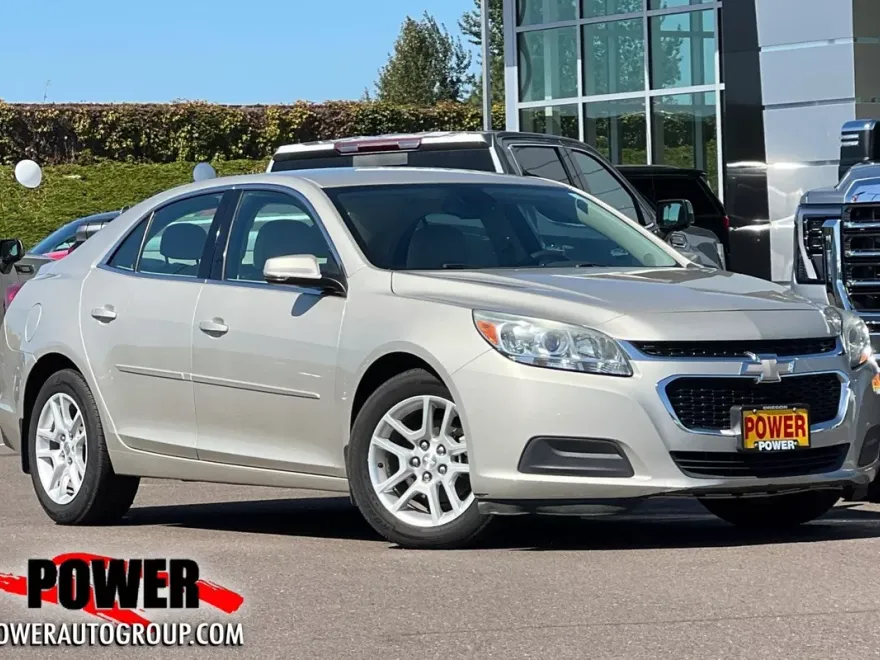 2015 Chevrolet Malibu 1LT photo 1