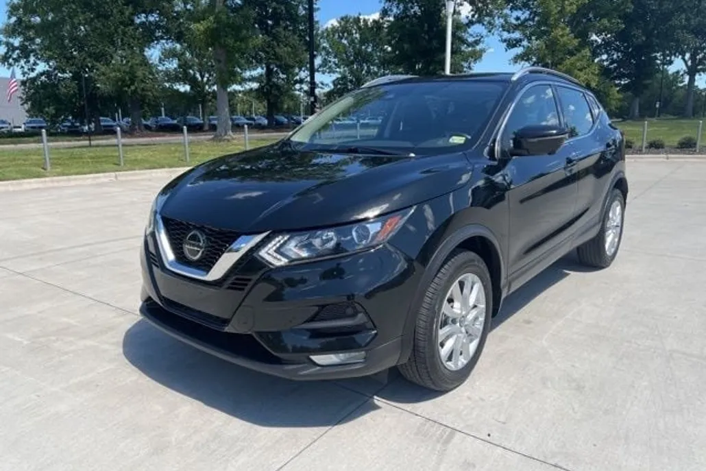2022 Nissan Rogue Sport SV photo 1