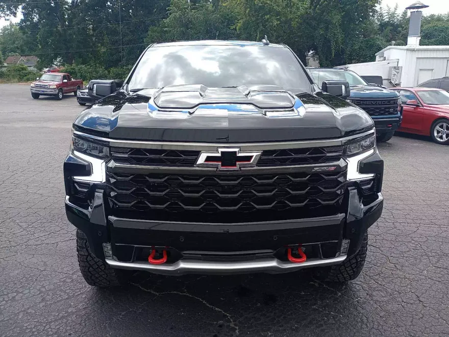 2025 Chevrolet Silverado 1500 ZR2 photo 1