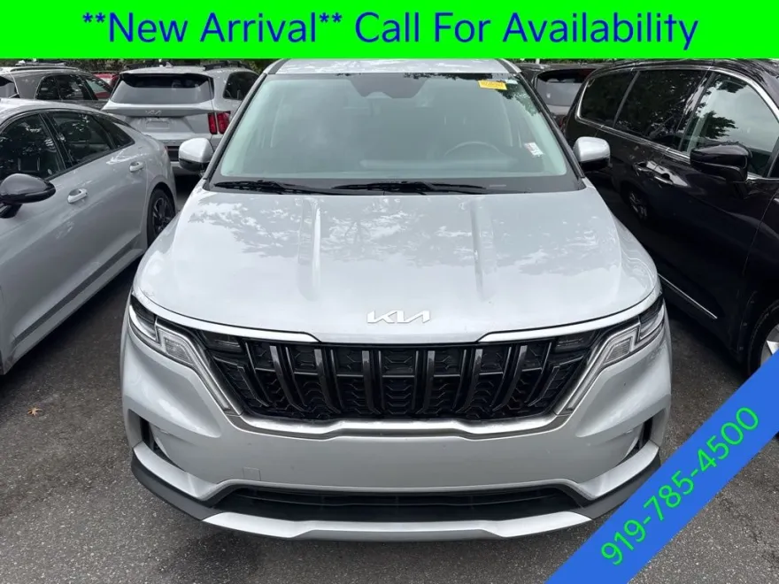 2023 Kia Carnival LX photo 1