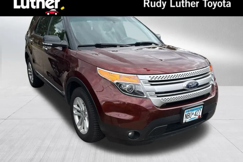 2015 Ford Explorer XLT photo 1
