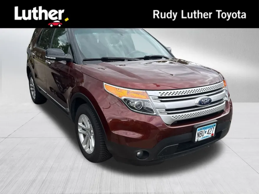 2015 Ford Explorer XLT photo 1