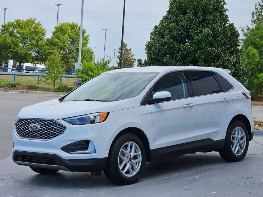 2024 Ford Edge SEL photo 1