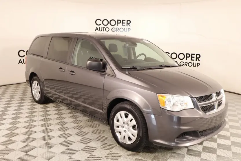 2020 Dodge Grand Caravan SE photo 1