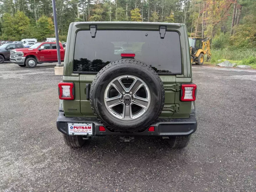 2021 Jeep Wrangler Unlimited Sahara photo 1