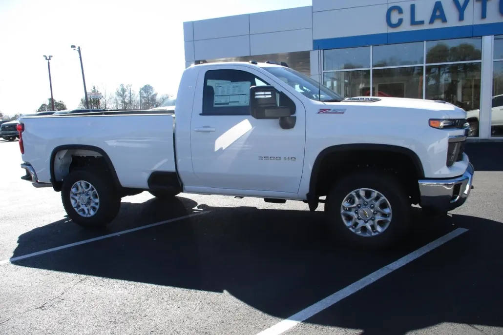 2025 Chevrolet Silverado 3500HD LT photo 1