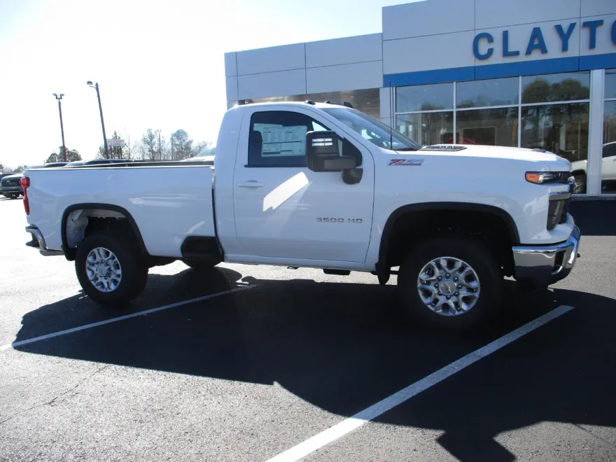 2025 Chevrolet Silverado 3500HD LT photo 1