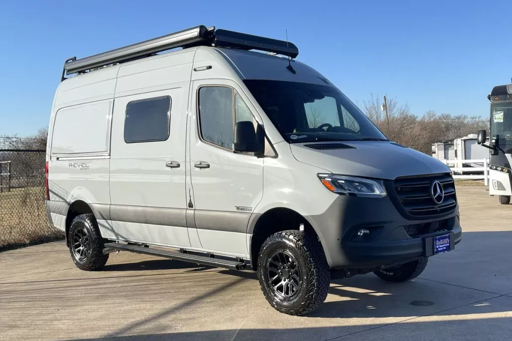 2024 Mercedes Benz Sprinter 2500 photo 1