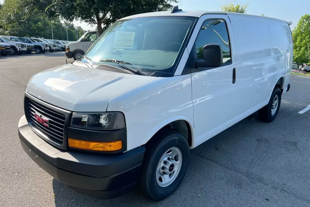 2025 Gmc Savana Cargo 2500 photo 1