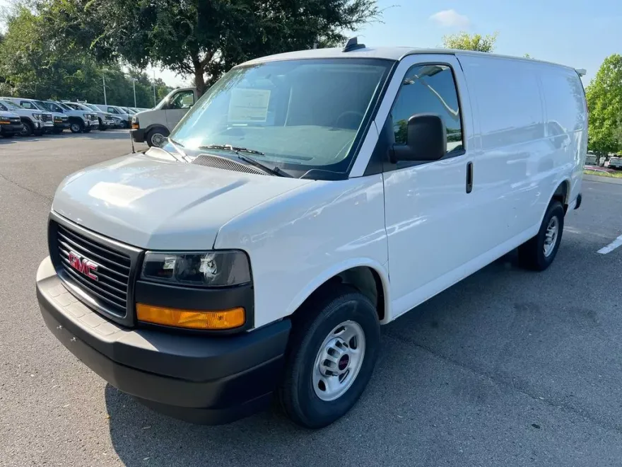 2025 Gmc Savana Cargo 2500 photo 1
