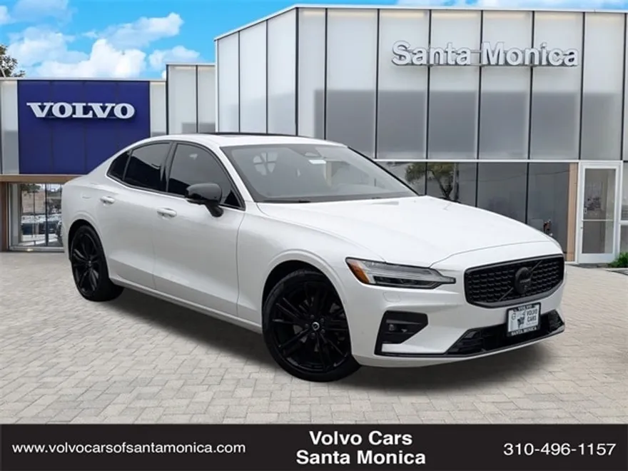 2024 Volvo S60 B5 Plus Black Edition photo 1