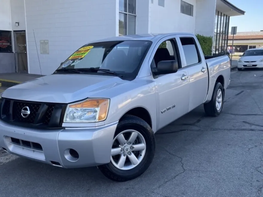 2015 Nissan Titan S photo 1