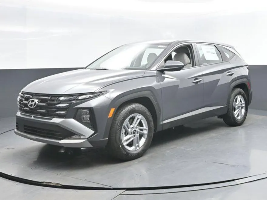 2025 Hyundai Tucson SE photo 1