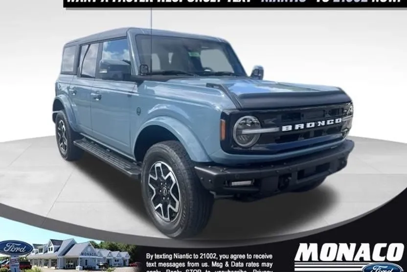 2022 Ford Bronco Outer Banks photo 1
