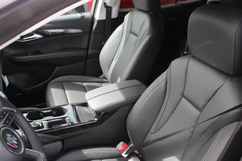 2025 Buick Envision Preferred photo 2