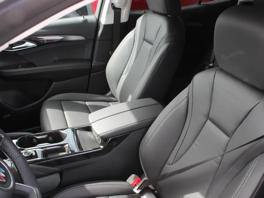 2025 Buick Envision Preferred photo 2