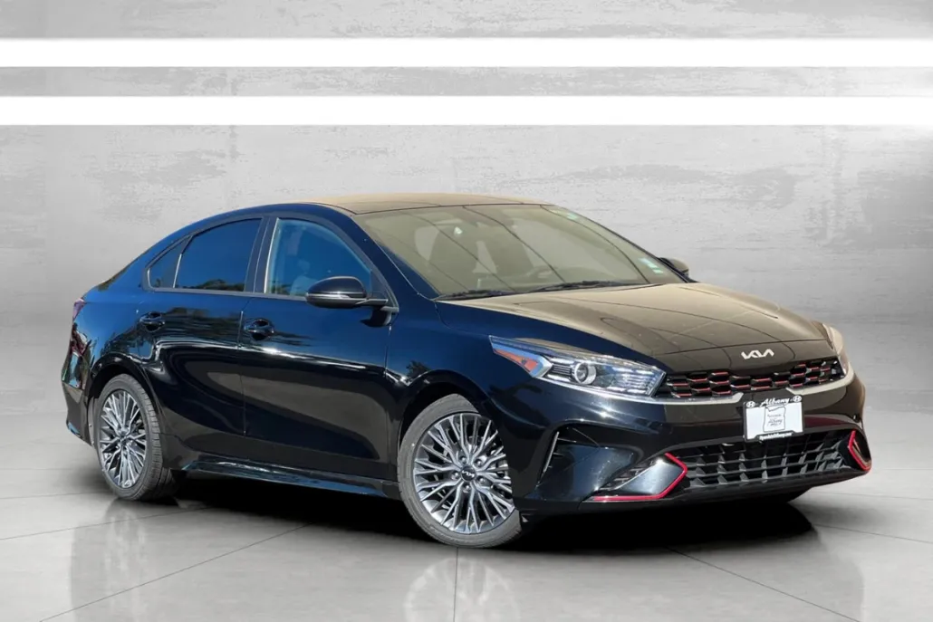 2023 Kia Forte GT-Line photo 1