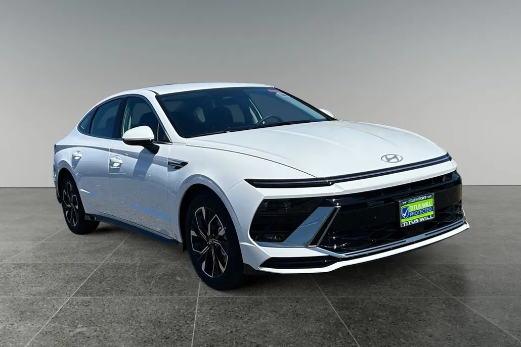 2025 Hyundai Sonata SEL photo 1