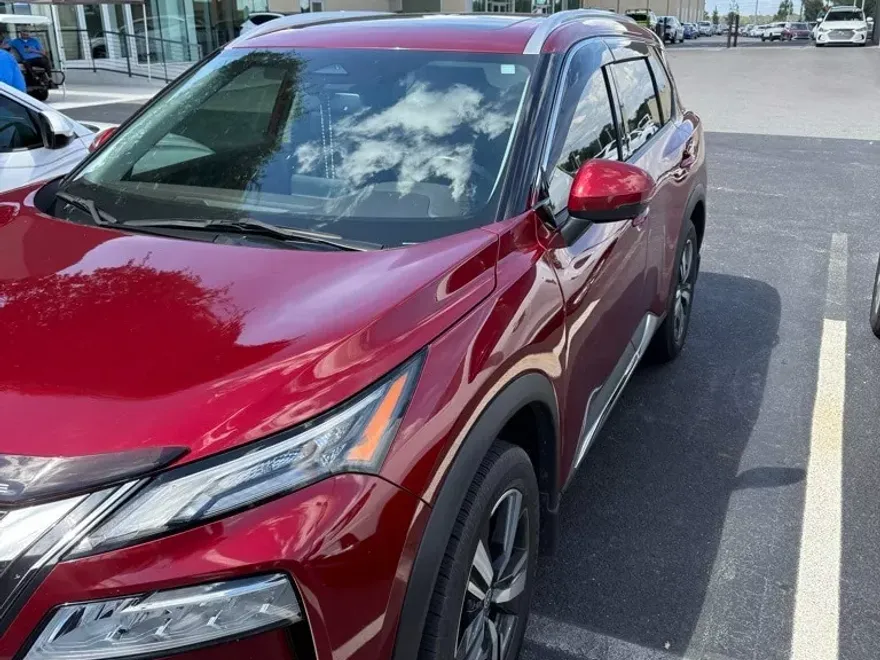 2022 Nissan Rogue SL photo 1