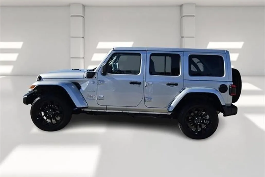 2024 Jeep Wrangler 4xe Sahara photo 1