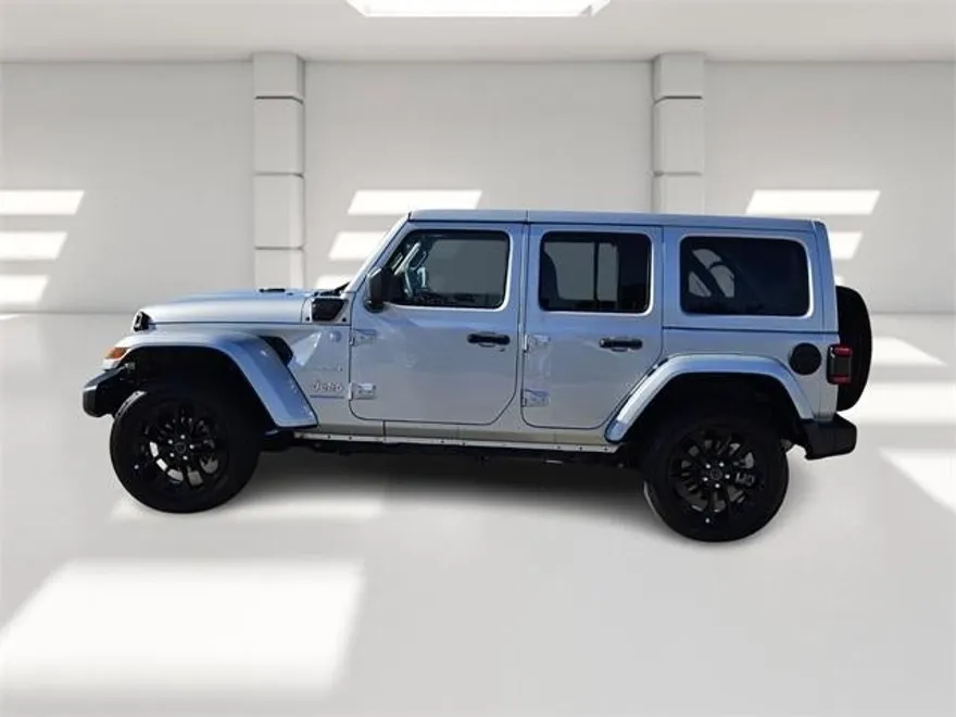 2024 Jeep Wrangler 4xe Sahara photo 1