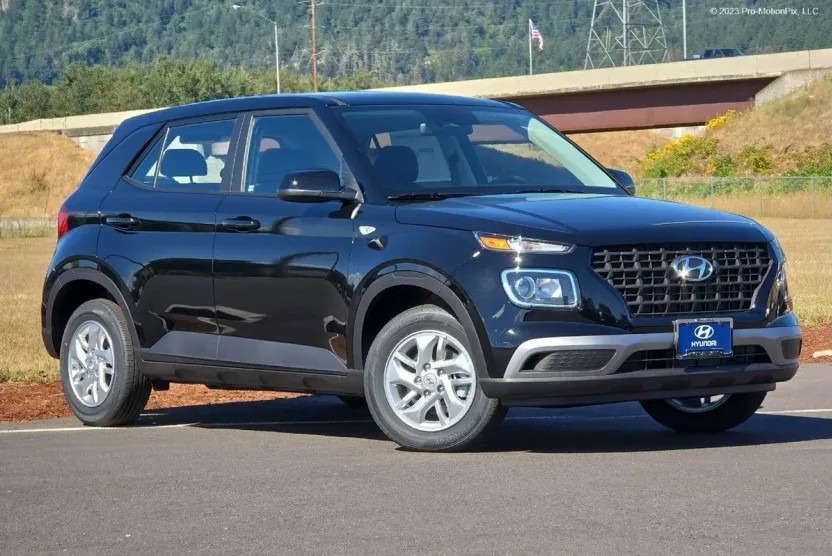 2025 Hyundai Venue SE photo 1