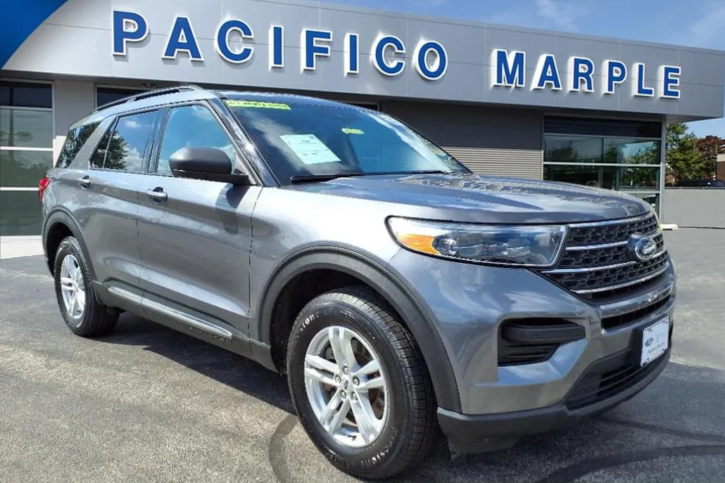 2022 Ford Explorer XLT photo 1