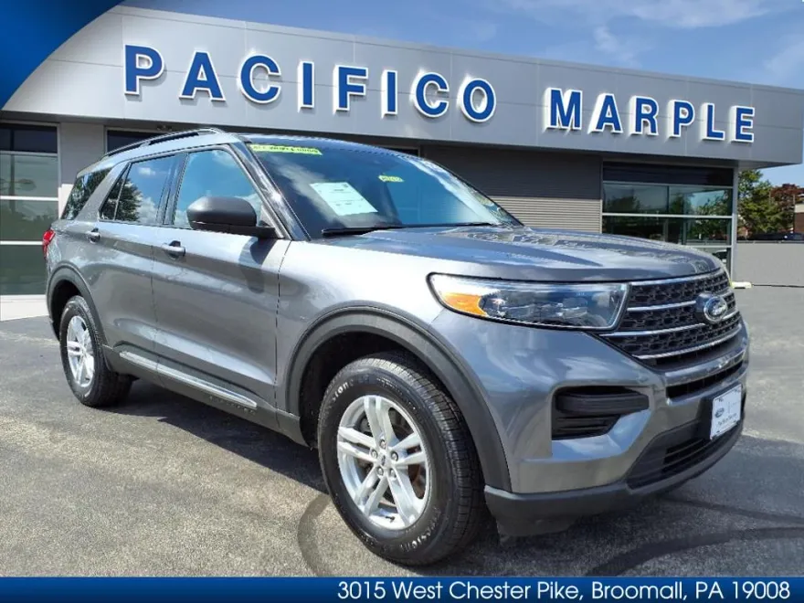 2022 Ford Explorer XLT photo 1