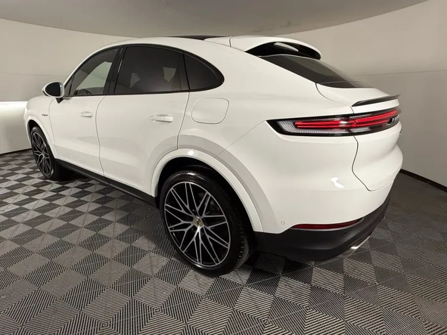 2025 Porsche Cayenne E-Hybrid Coupe photo 1