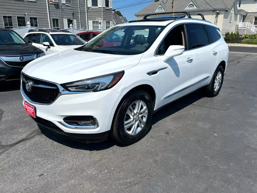 2018 Buick Enclave Essence photo 1