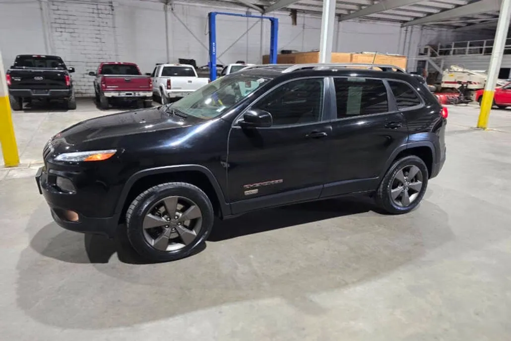 2017 Jeep Cherokee 80th Anniversary Edition photo 1