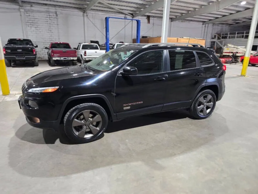 2017 Jeep Cherokee 80th Anniversary Edition photo 1
