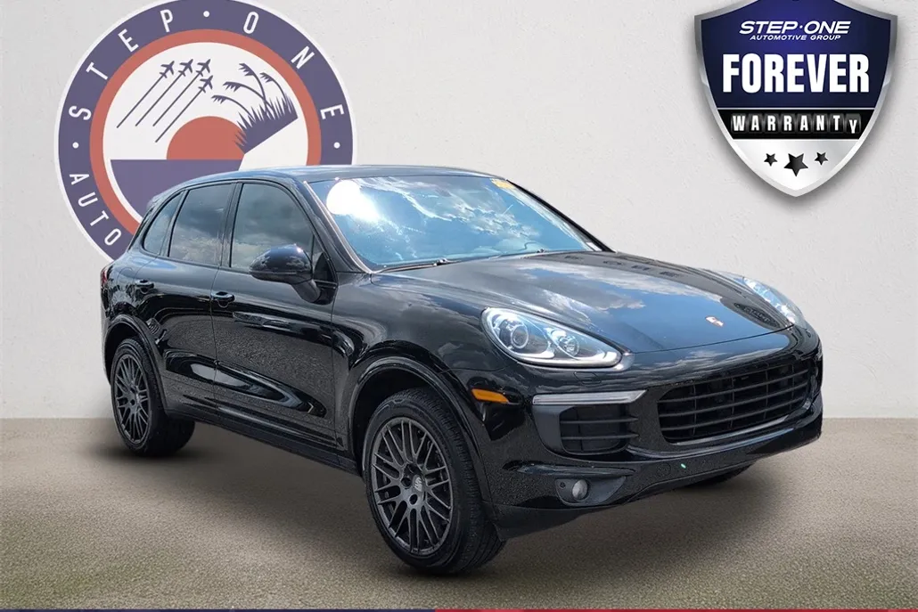2017 Porsche Cayenne Platinum Edition photo 1
