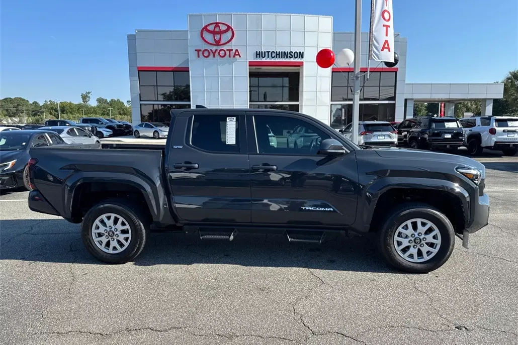 2024 Toyota Tacoma SR5 photo 1