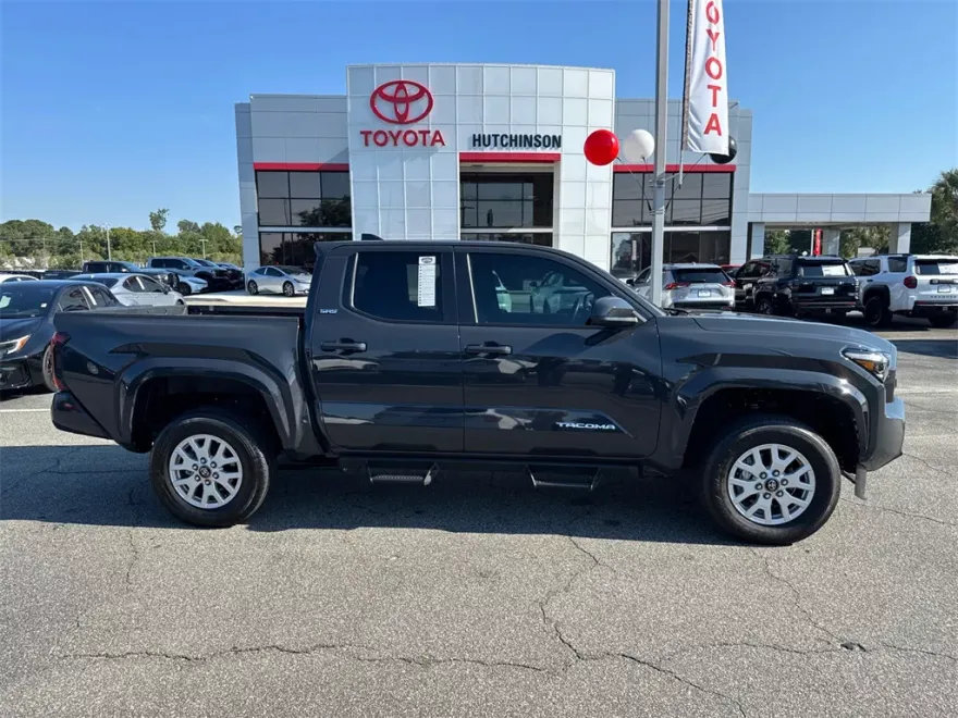 2024 Toyota Tacoma SR5 photo 1
