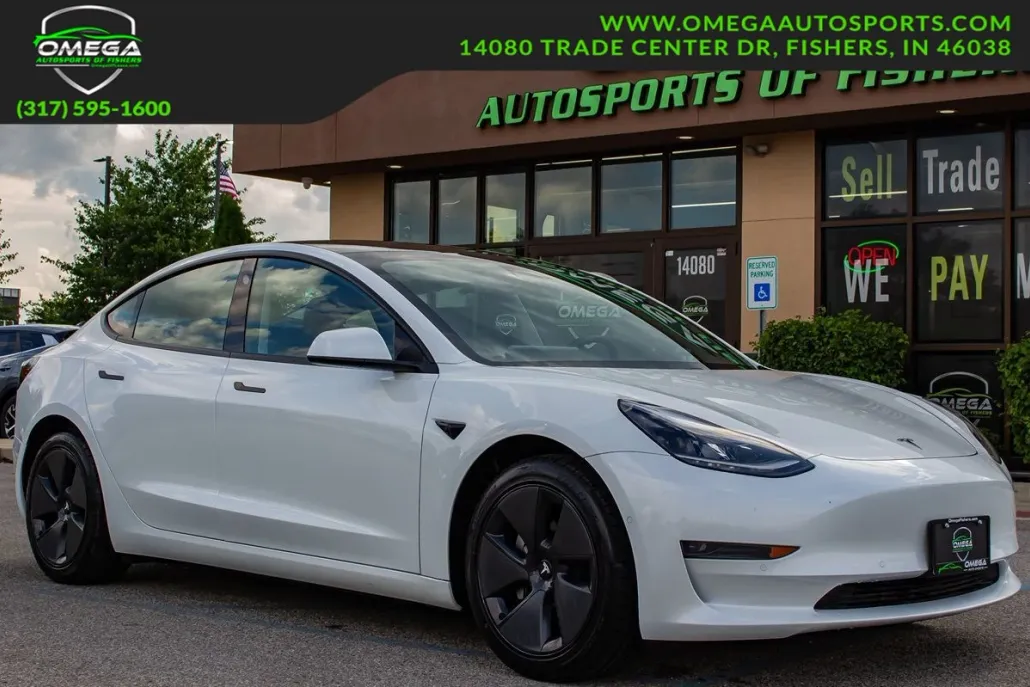 2021 Tesla Model 3 Standard Range Plus photo 1