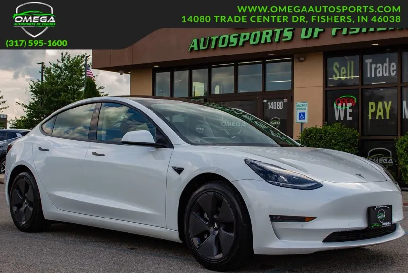 2021 Tesla Model 3 Standard Range Plus photo 1