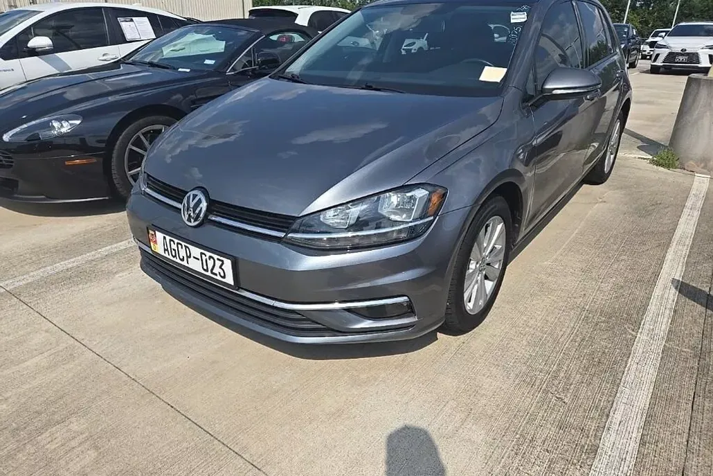 2018 Volkswagen Golf TSI SE photo 1