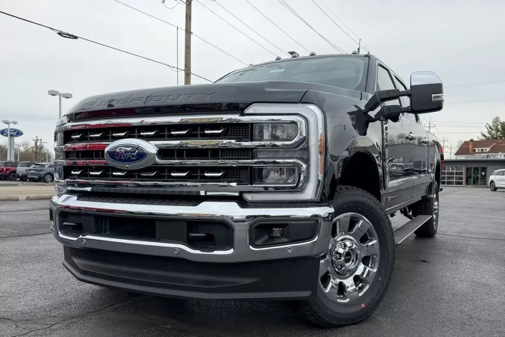 2025 Ford F-250 Lariat photo 1