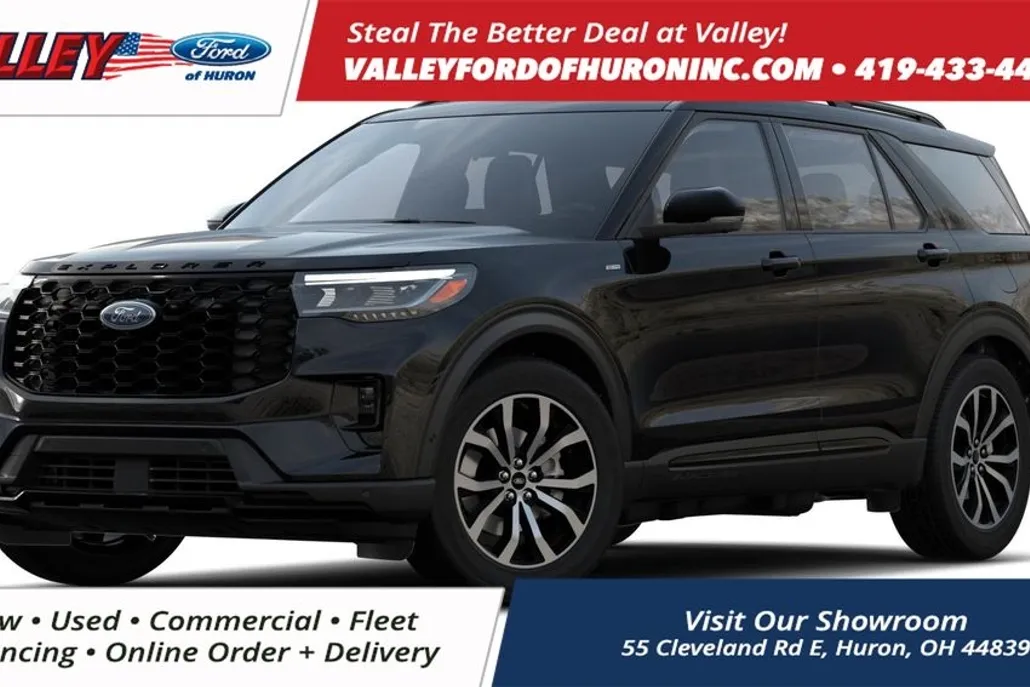2025 Ford Explorer ST-Line photo 1