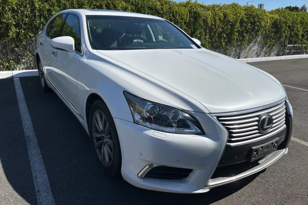 2014 Lexus LS 460 photo 1