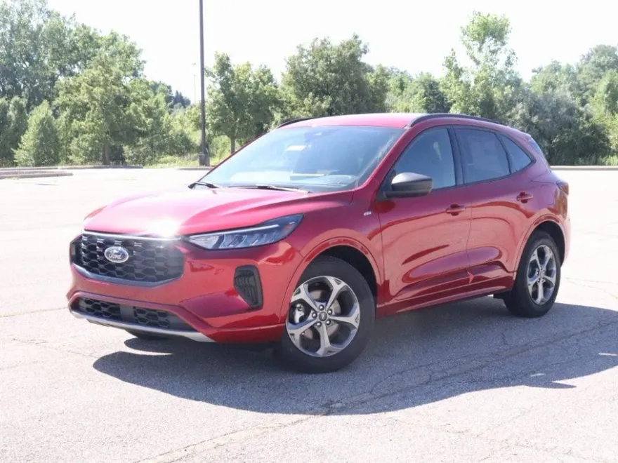 2024 Ford Escape ST-Line photo 1