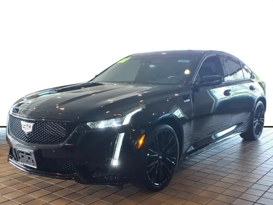 2024 Cadillac CT5 V photo 1
