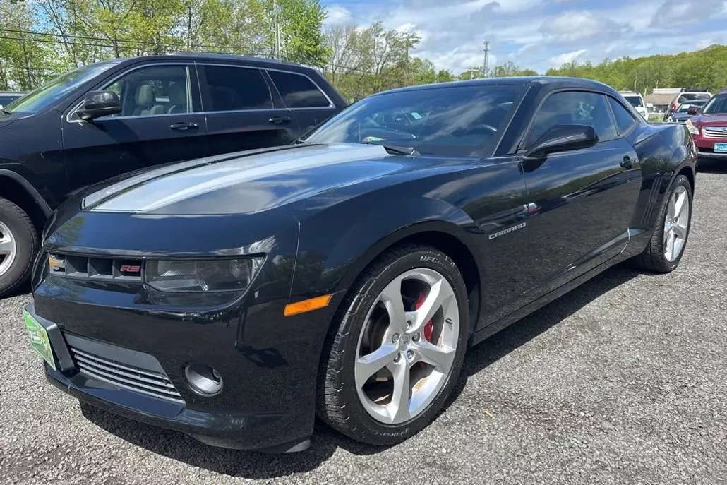 2015 Chevrolet Camaro 1LT photo 1