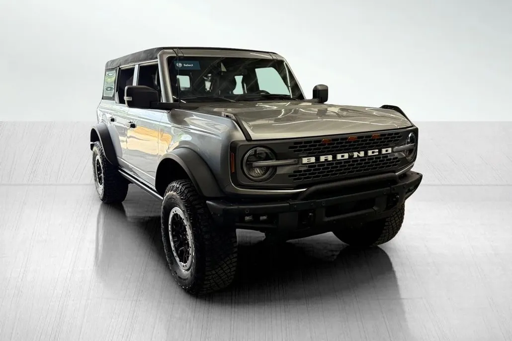 2024 Ford Bronco Badlands photo 1