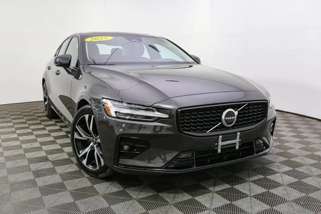 2025 Volvo S60 B5 Core photo 1