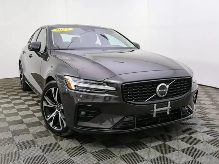 2025 Volvo S60 B5 Core photo 1