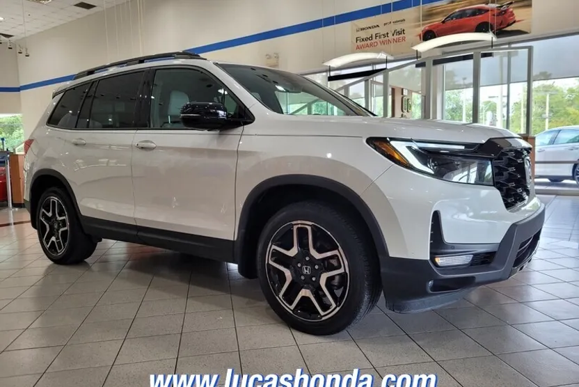 2023 Honda Passport Elite photo 1