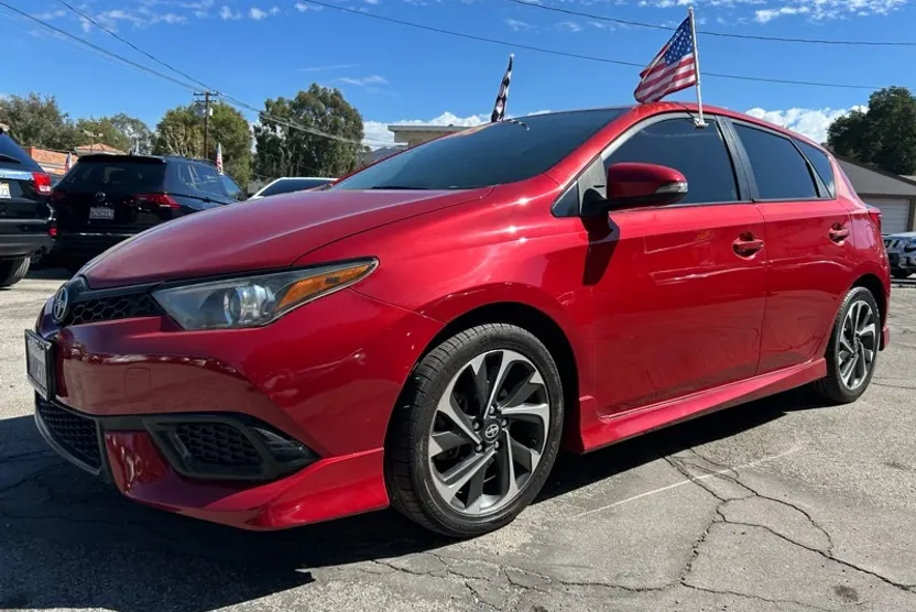 2016 Scion iM photo 1